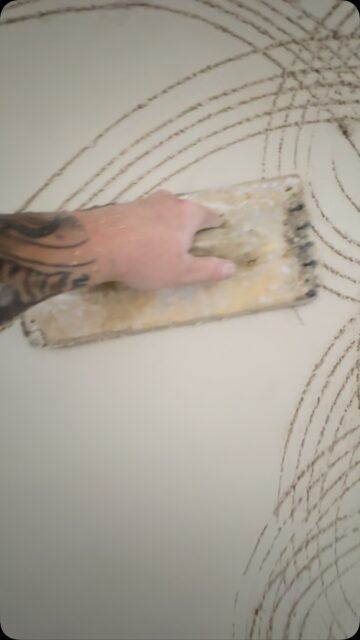 👹 Devil floating up the basecoat 👹

#bristol #plaster #plastering #render #bath #venetian #silicone #rendering #renovation #damp #project #devil #float